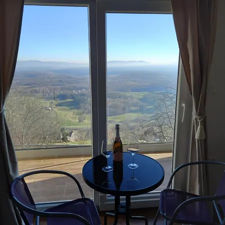 Country house Vineyard Foggy Sea *