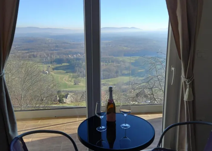 Летний дом Vineyard Foggy Sea *